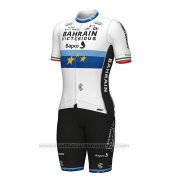 2022 Maillot Cyclisme European Champion Bahrain Victorious Bleu Blanc Manches Courtes et Cuissard